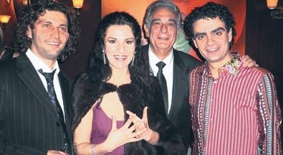 kaufmann_gheorghiu_domingo_villazon.jpg - mit Angela Gheorghiu, Palcido Domingo und Rolando Villazon, New York, 2006